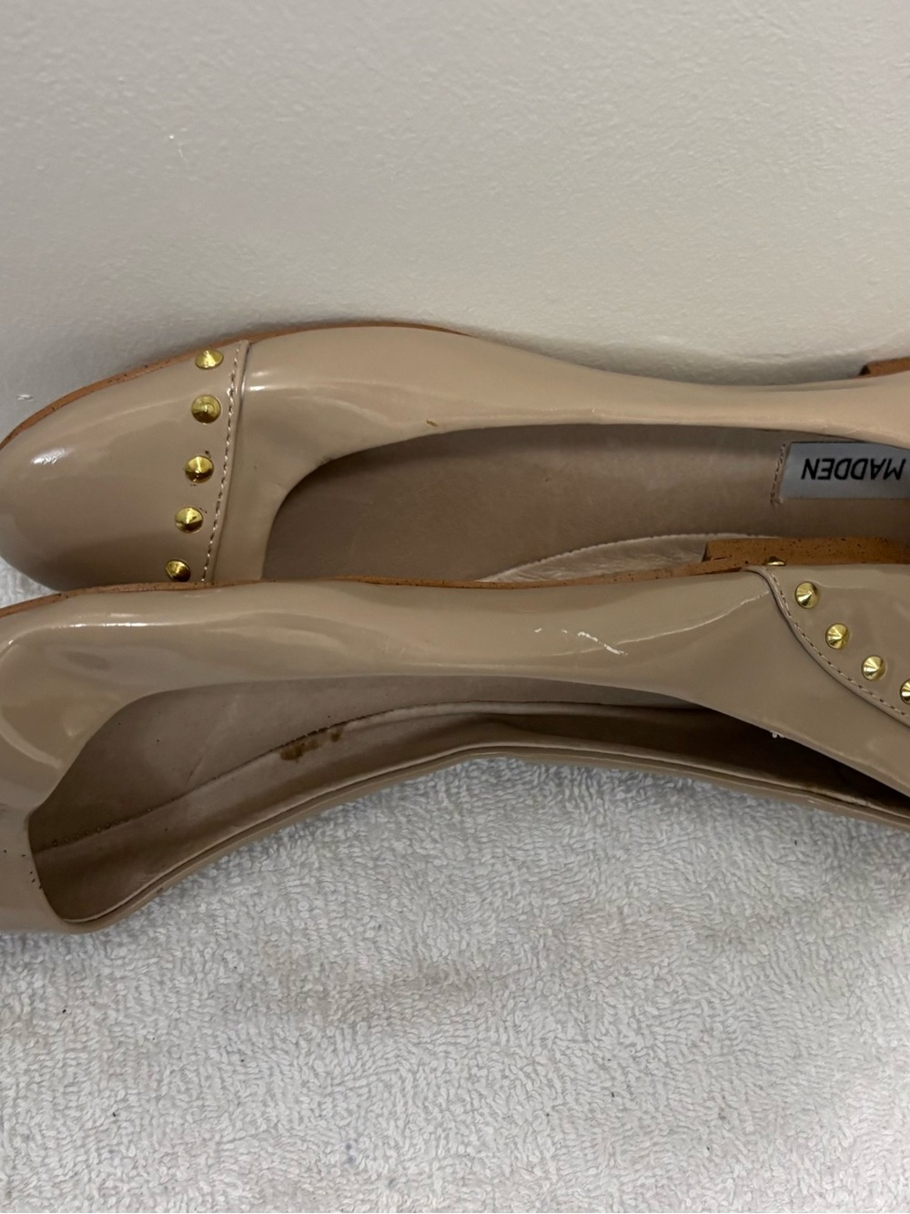 Steve Madden Beige Patent Ballet Flats with Gold Studs - Picture 4 of 8